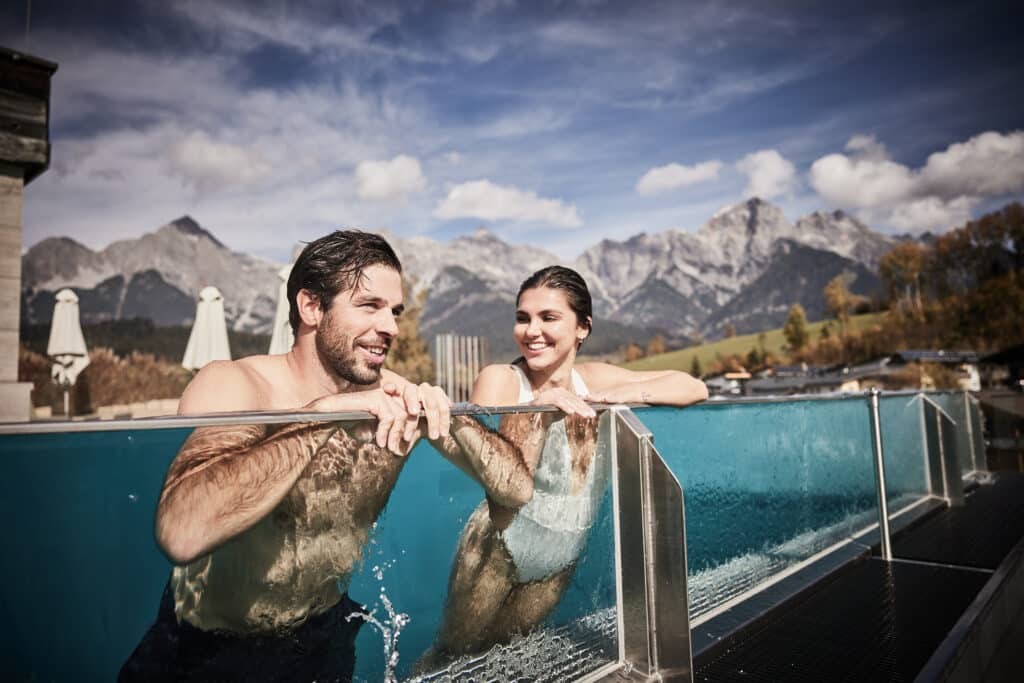 Hotel SEPP_Infinity Pool auf der Dachterasse ©Eder Hotels GmbH